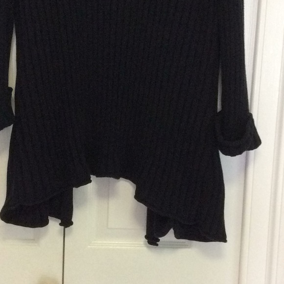 Pretty black sweater - Picture 8 of 9